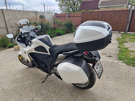 2010 Honda VFR 1200, белый, 820000 рублей, вид 5