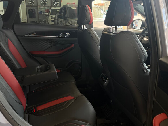 2026 Geely Coolray I Рестайлинг 2, фиолетовый, 2964990 рублей - вид 17