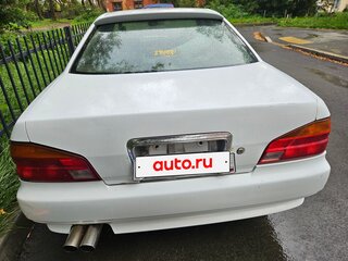 1997 Nissan Laurel VIII (C35), белый, 600000 рублей, вид 3