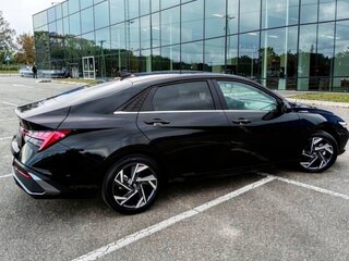 2023 Hyundai Elantra VII (CN7) Рестайлинг, чёрный, 2200000 рублей, вид 4