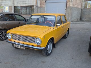 1979 Lada (ВАЗ) 21011, жёлтый, 150000 рублей, вид 1