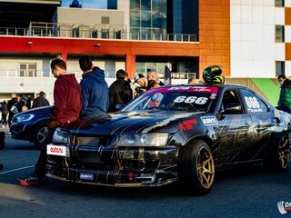 1986 Nissan Laurel V (C32), белый, 1300000 рублей, вид 1