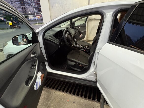 2012 Ford Focus III, белый, 720000 рублей - вид 2