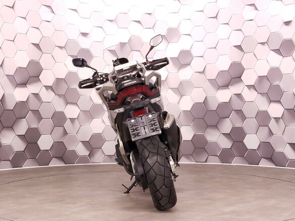2017 Honda X-ADV, серебристый, 1049000 рублей - вид 5