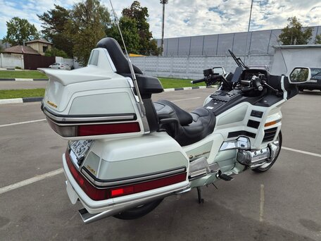 1999 Honda GL 1500 Gold Wing, белый, 880000 рублей, вид 3