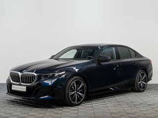 2026 BMW 5 серии 530i xDrive VIII (G60/G61/G68), чёрный, 10390000 рублей, вид 1