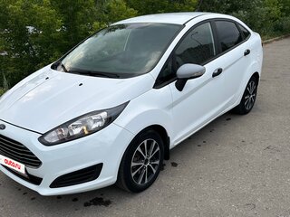 2016 Ford Fiesta Mk6 Рестайлинг, белый, 620000 рублей, вид 1