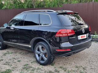 2010 Volkswagen Touareg II, чёрный, 1350000 рублей, вид 3