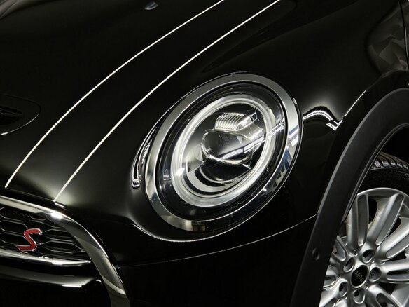 2021 Mini Hatch Cooper S III (F55/F56) Рестайлинг, чёрный - вид 6