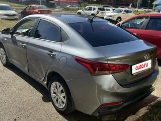 2017 Hyundai Solaris II, серый, 900000 рублей, вид 4