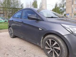 2014 Hyundai Solaris I, серый, 900000 рублей, вид 5