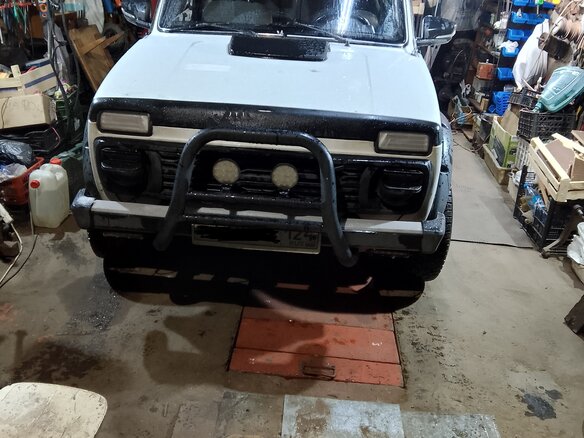 1996 Lada (ВАЗ) 2121 (4x4) I Рестайлинг, белый, 230000 рублей - вид 1