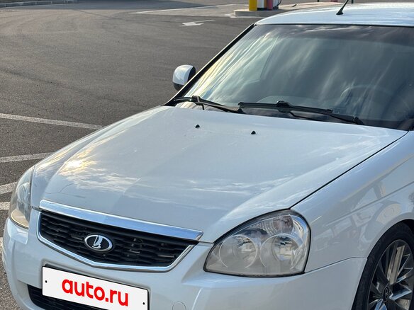 2013 Lada (ВАЗ) Priora I Рестайлинг, белый, 450000 рублей - вид 4