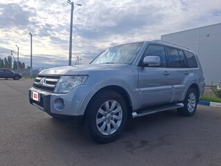 2011 Mitsubishi Pajero IV Рестайлинг 1, серебристый, 1700000 рублей, вид 2