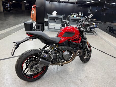 2020 Ducati Monster 821, красный, 800000 рублей, вид 3