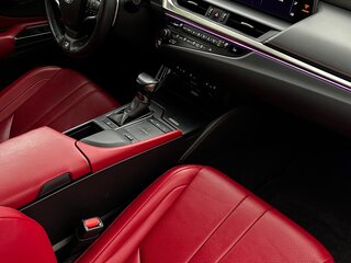 2019 Lexus ES 350 VII, чёрный, 3050000 рублей, вид 4