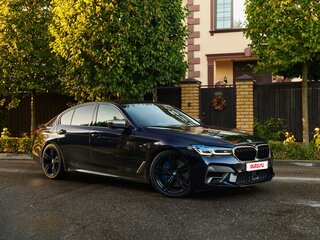 2019 BMW 5 серии M550d xDrive VII (G30/G31/G38), чёрный, 4500000 рублей, вид 2