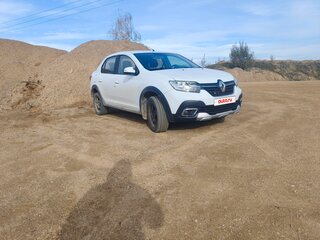 2020 Renault Logan Stepway II Рестайлинг, белый, 690000 рублей, вид 4