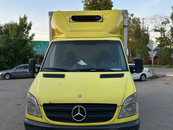 2013 Mercedes-Benz Sprinter, жёлтый, 1900000 рублей - вид 1