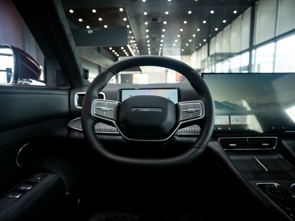 2026 Esteo Exlantix ET8, красный, 7690000 рублей - вид 22