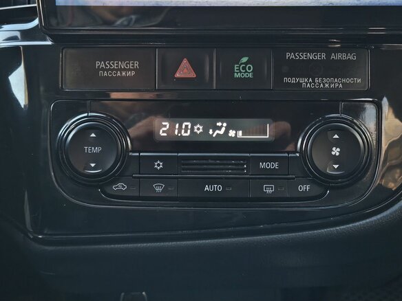 2017 Mitsubishi Outlander III Рестайлинг 2, чёрный, 1689000 рублей - вид 13