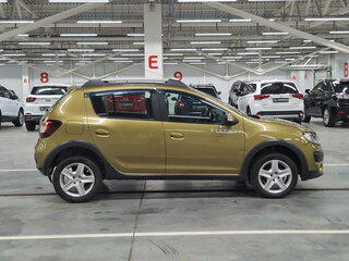 2016 Renault Sandero Stepway II, зелёный, 950000 рублей, вид 4