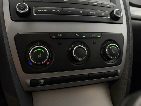 2013 Skoda Octavia II (A5) Рестайлинг, белый - вид 18