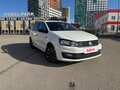 2018 Volkswagen Polo V Рестайлинг, белый, 930000 рублей