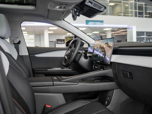2026 Omoda C5 II, серый, 2929000 рублей - вид 5