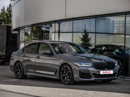 2021 BMW 5 серии 540i xDrive VII (G30/G31/G38) Рестайлинг, серый, 6700000 рублей, вид 5