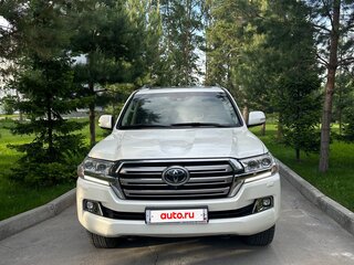 2020 Toyota Land Cruiser 200 Series Рестайлинг 2, белый, 8250000 рублей, вид 2