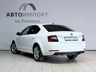 2017 Skoda Octavia III (A7) Рестайлинг, белый, 2200000 рублей, вид 4