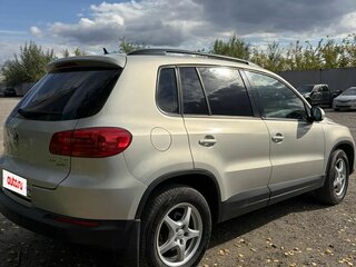 2013 Volkswagen Tiguan I Рестайлинг, серебристый, 1380000 рублей, вид 3