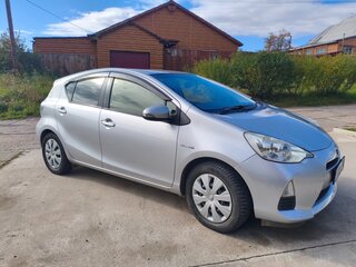 2014 Toyota Aqua I, серебристый, 785000 рублей, вид 2