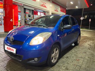 2009 Toyota Yaris II Рестайлинг, синий, 530000 рублей, вид 2