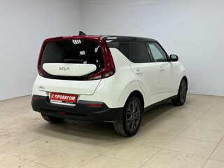 2022 Kia Soul III, белый, 1930000 рублей, вид 4
