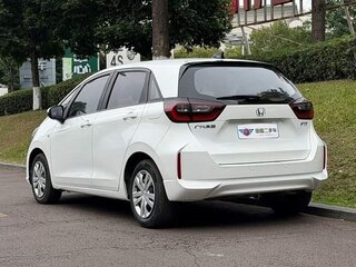 2023 Honda Fit IV Рестайлинг, белый, 965000 рублей, вид 3