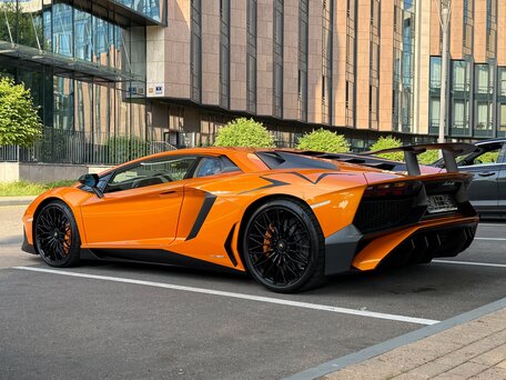 2015 Lamborghini Aventador LP750-4 Superveloce I, оранжевый, 53000000 рублей, вид 4
