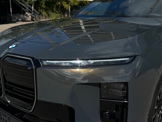 2026 BMW 7 серии 740 xDrive VII (G70) Рестайлинг, серый, 25490000 рублей, вид 3