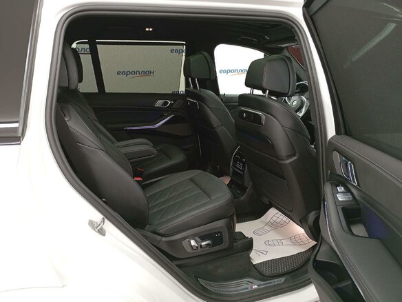 2022 BMW X7 40i I (G07) Рестайлинг, белый, 11500000 рублей - вид 11
