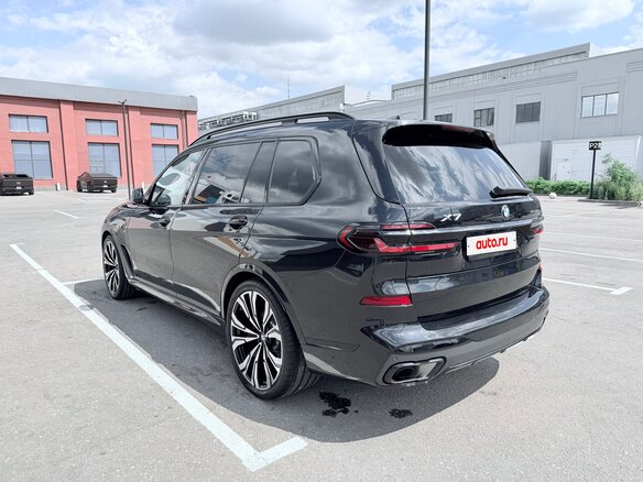 2023 BMW X7 40d I (G07) Рестайлинг, чёрный - вид 4