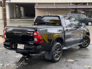 2022 Toyota Hilux VIII Рестайлинг 2, чёрный, 3800200 рублей, вид 2