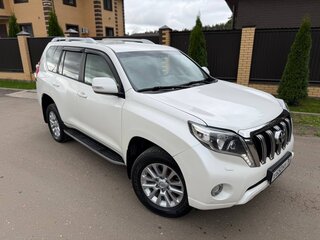 2013 Toyota Land Cruiser Prado 150 Series Рестайлинг 1, белый, 3150000 рублей, вид 4