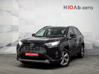 2021 Toyota RAV4 V (XA50), чёрный, 3650000 рублей, вид 1