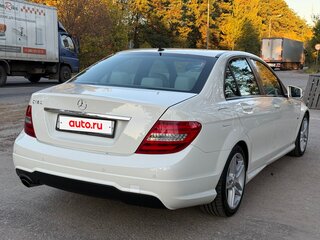 2011 Mercedes-Benz C-Класс 180 BlueEFFICIENCY III (W204) Рестайлинг, белый, 1650000 рублей, вид 3