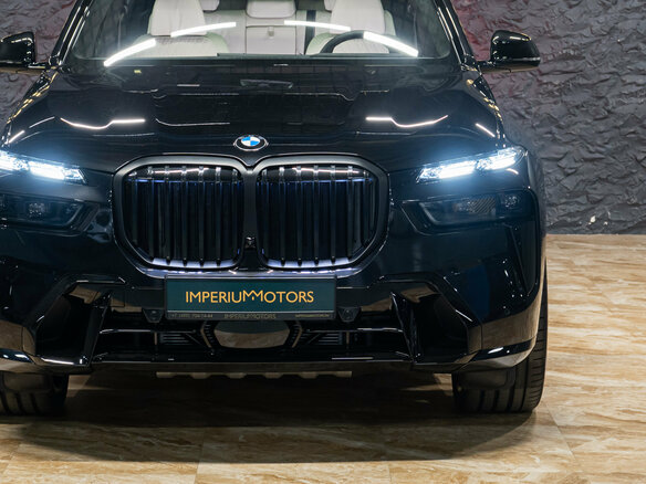 2026 BMW X7 40i I (G07) Рестайлинг, чёрный, 17990000 рублей - вид 2