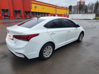 2017 Hyundai Solaris II, белый, 820000 рублей, вид 3