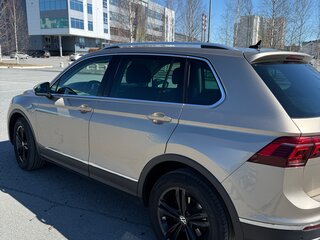 2021 Volkswagen Tiguan II Рестайлинг, золотистый, 2750000 рублей, вид 3