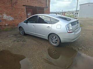 2007 Toyota Prius II Рестайлинг (XW20), серебристый, 650000 рублей, вид 3