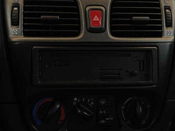 2005 Nissan Almera II (N16) Рестайлинг, бежевый, 175000 рублей - вид 6